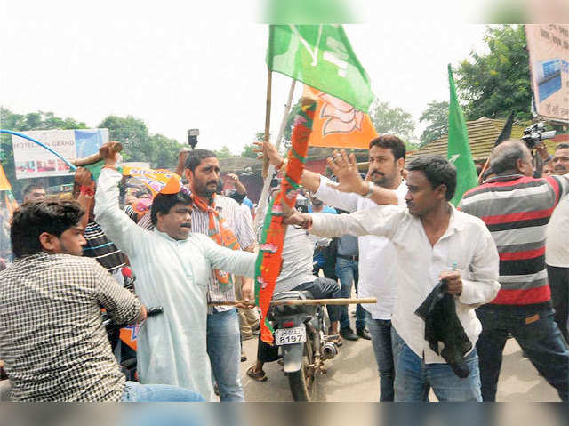 BJP and JMM workers clash