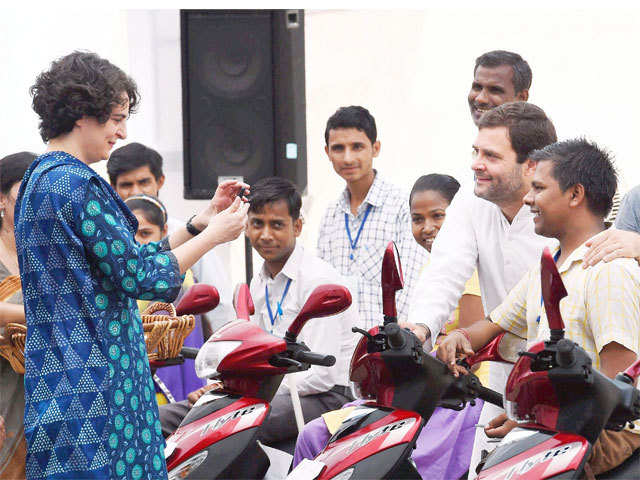 Priyanka distributes three-wheelers