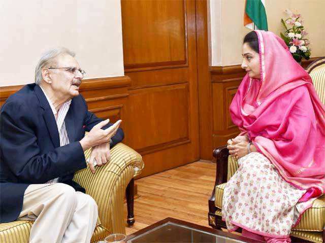 Harsimrat Kaur Badal with Yogi Deveshwar, Chairman ITC