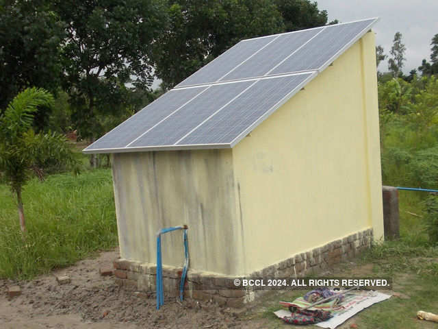 Solar-powered toilet