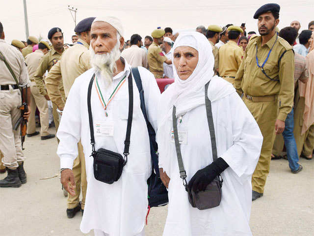 First batch of Haj pilgrims from Kashmir departs