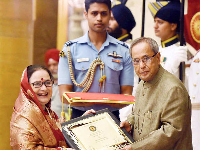 President  presents Ganga Shankar Singh Puraskar 2010