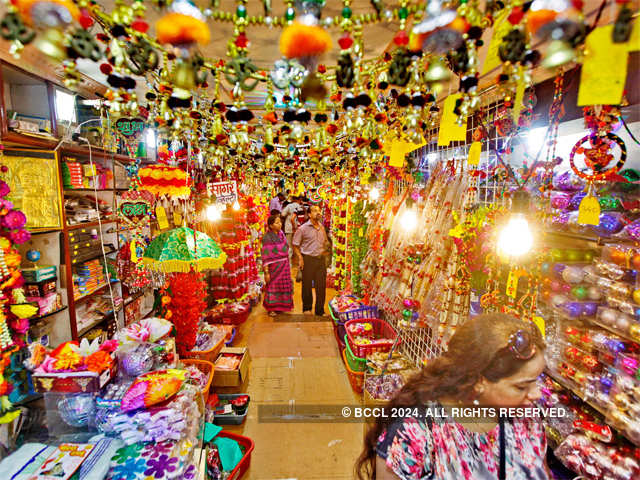 Markets in Kolhapur selling items for Ganesh Utsav