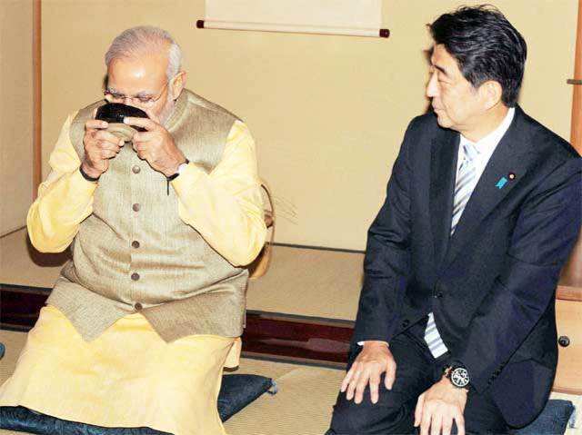 PM Modi with Shinzo Abe during a tea ceremony