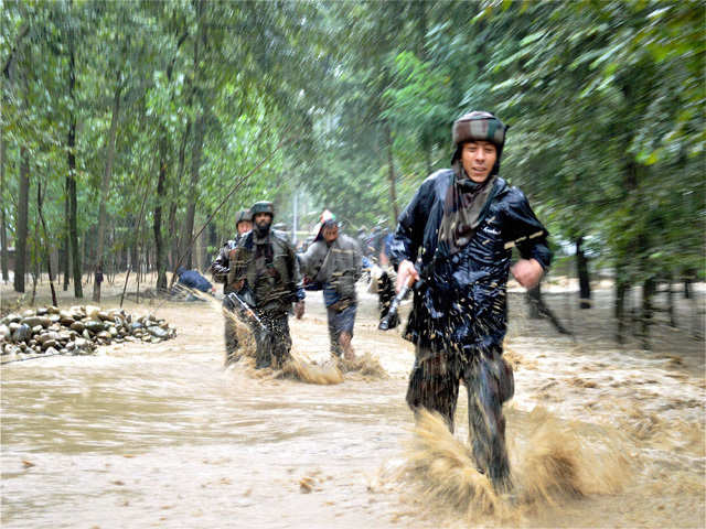 Army provides 3 engineer rescue parties to civil authorities