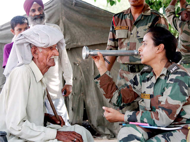 Army provide medical assistance to flood victims