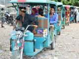 Notification for plying of e-rickshaws soon: Nitin Gadkari