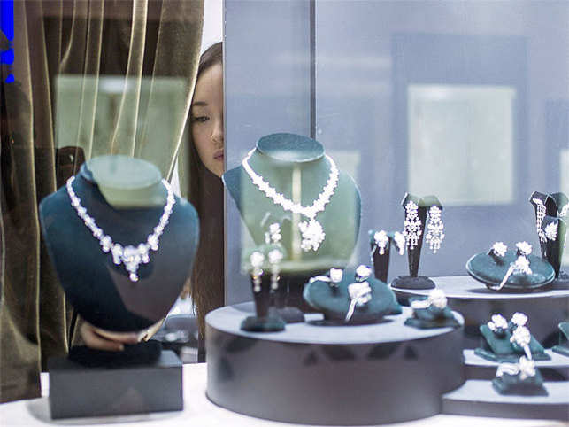 Christie's seeks $2.5 million for Wallis Simpson jewellery - The ...