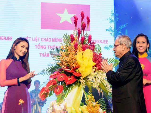 Durga Puja pandal in Kolkata - September 17, 2014 | The Economic Times