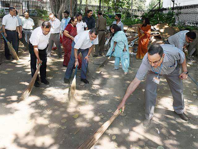 Swachh Bharat: Air India employees sweep ground