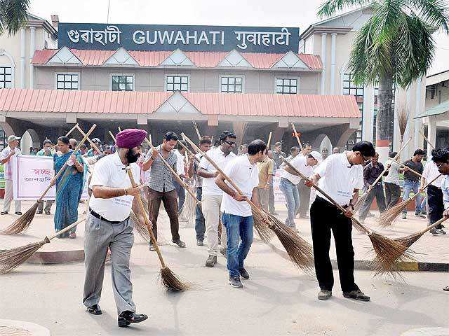 Swachh Bharat Abhiyan in Guwahati - 'Swachh Bharat': Ministers ...