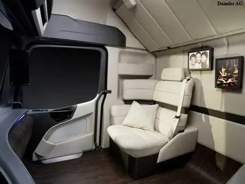 Future Truck 2025: Mercedes-Benz's self-driving truck - Future Truck 2025:  Mercedes-Benz's self-driving truck | The Economic Times