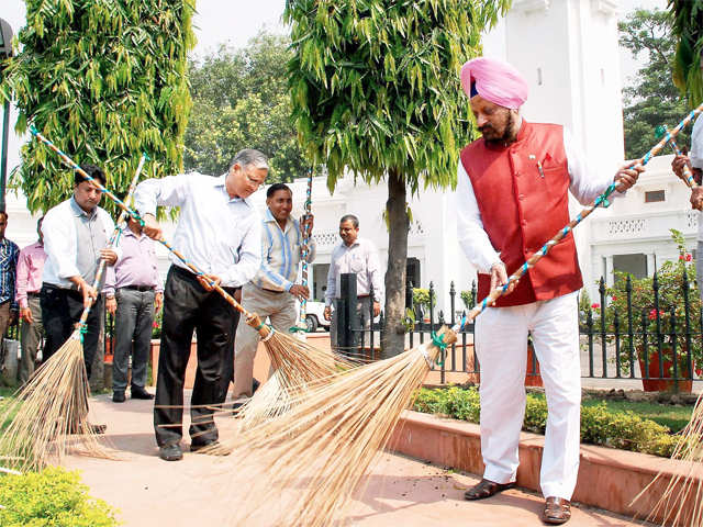 Delhi Assembly Speaker M S Dhir launches the cleanliness drive