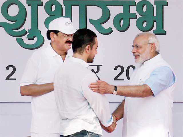 Swachh Bharat: PM Modi with Aamir Khan
