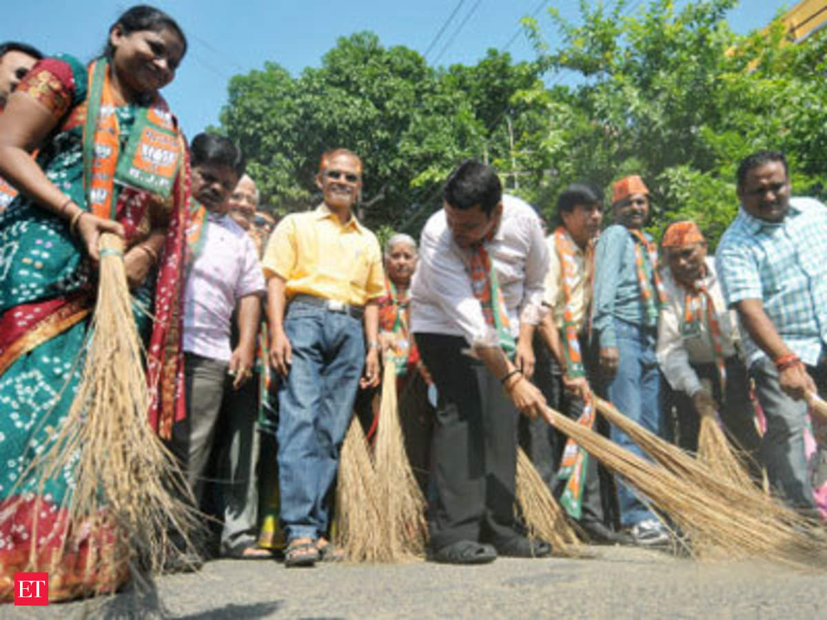 swachh bharat abhiyan: narendra modi kick starts drive; challenges celebrities to participate in the program - the economic times