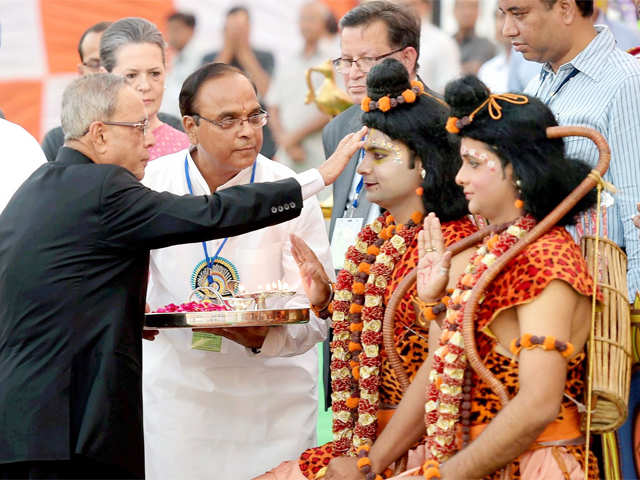 President Pranab Mukherjee at Dusshera celebrations