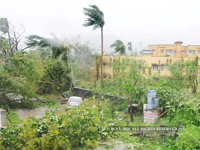 Cyclone Hudhud approaches - Latest images: Cyclone Hudhud approaches ...