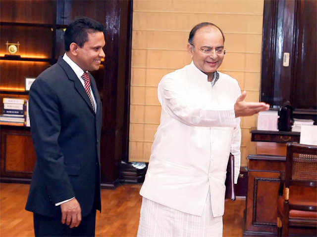 Jaitley with Maldives defence minister Mohamed Nazim