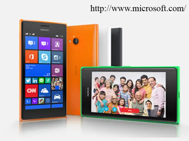 The Lumia 720 has a 5MP front camera with a 24mm wide angle lens — this means you can fit more people into one frame. The Lumia 720 has a 5MP front camera with a 24mm wide angle lens — this means you can fit more people into one frame.