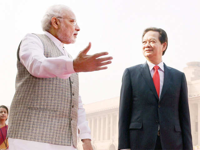 PM Modi with Nguyen Tan Dung at Rashtrapati Bhawan