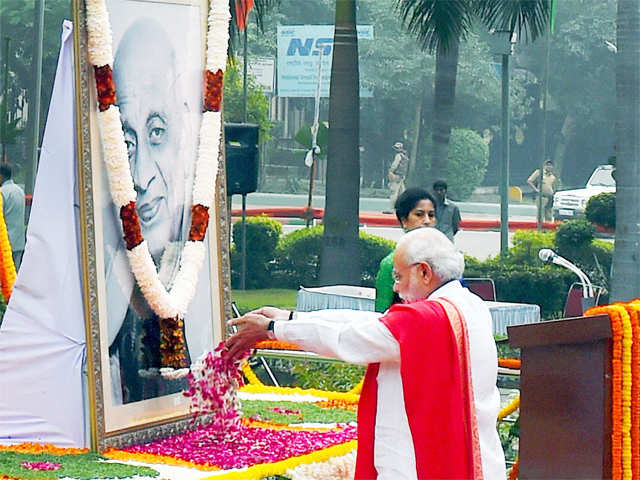 PM Modi paying tribute to Sardar Vallabhbhai Patel
