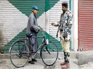 Police had already rounded up senior separatist leaders and restricted some of them to their homes to halt their anti-poll campaign. Police had already rounded up senior separatist leaders and restricted some of them to their homes to halt their anti-poll campaign.