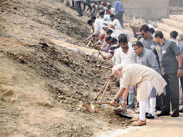 Swachh Bharat campaign: PM Modi cleans Assi Ghat in Varanasi