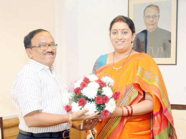 Goa CM Laxmi Kant Parsekar meets Smriti Irani