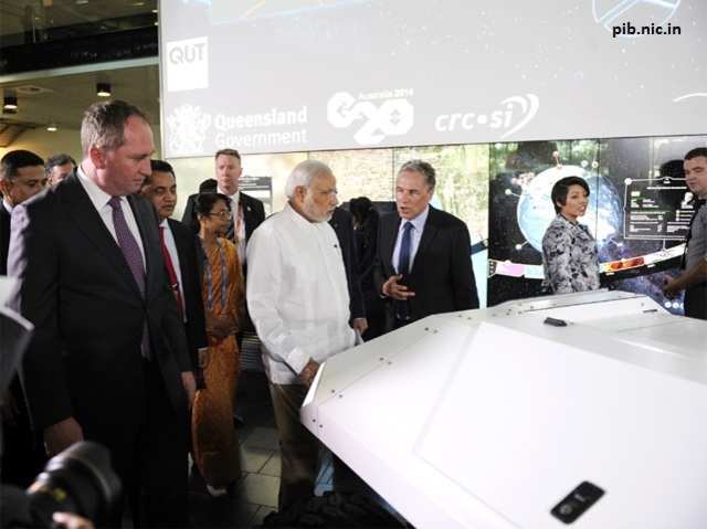 PM Modi being briefed about Agro Robot