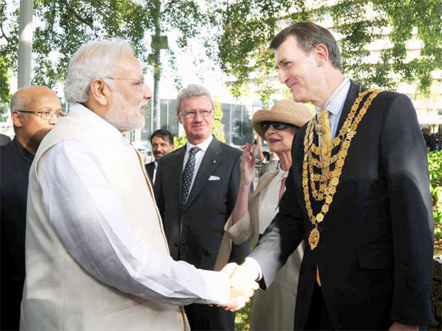 PM Modi greeted by Lord Mayor of Brisbane