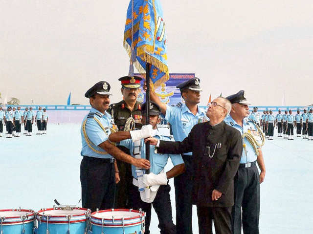 President Pranab Mukherjee during presentation Standards