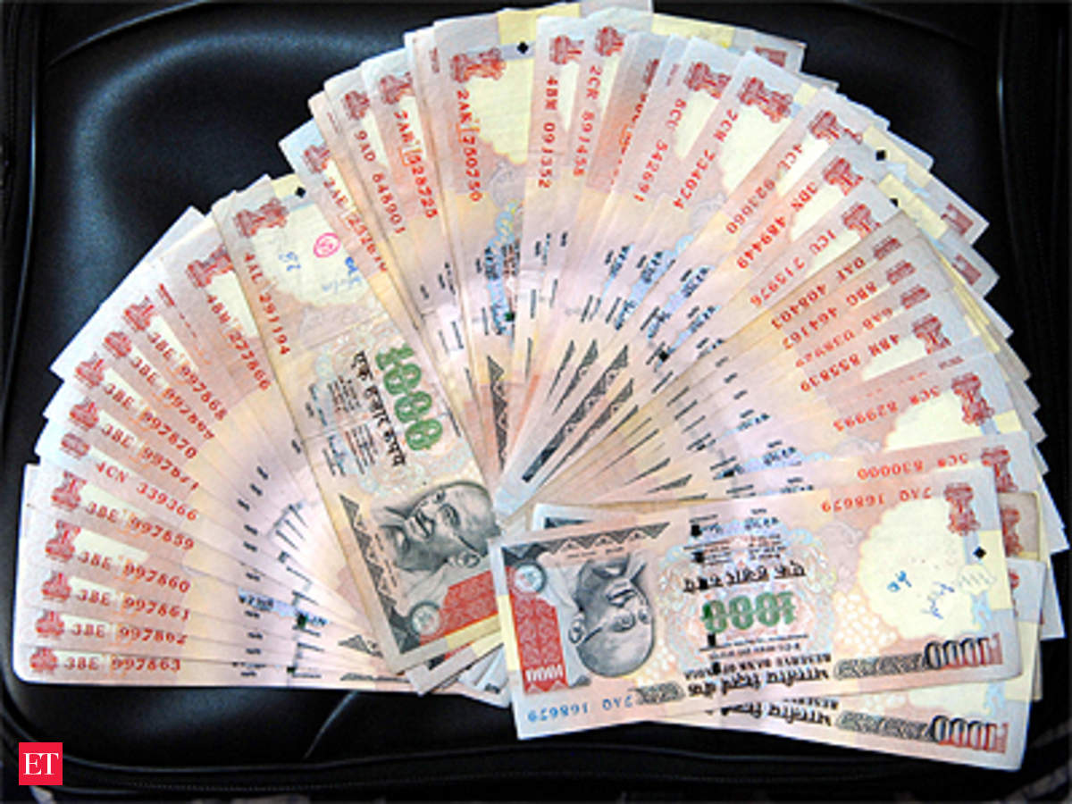 India Nepal Allow Nationals To Carry Rs 500 And 1 000 Notes The Economic Times