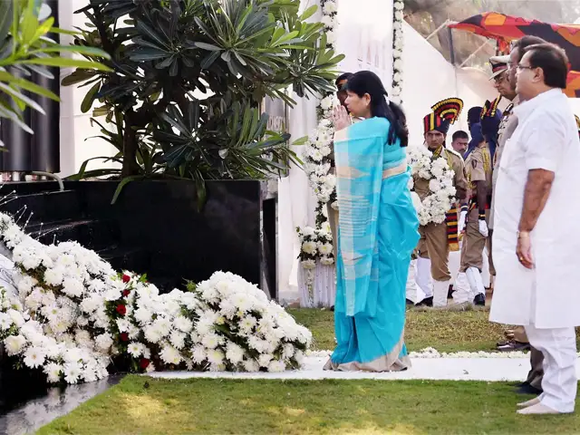 PM Modi pays homage to 26/11 Mumbai attack victims - The sixth ...