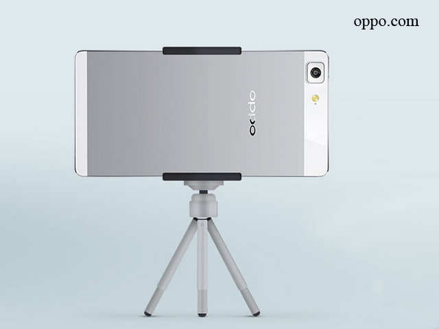 13 mega-pixel rear camera