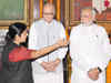 L K Advani aided by Sushma Swaraj, Venkaiah Naidu, Sashi Tharoor in drafting resolution
