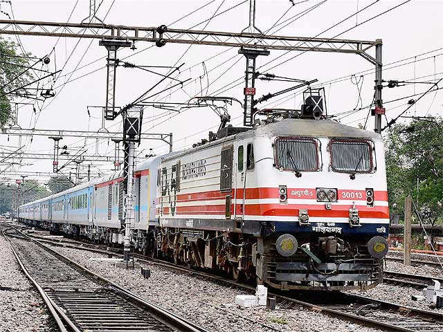 'Semi-bullet train' sets speed record