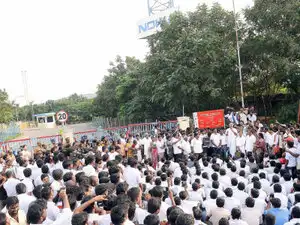 Foxconn Employees Try To Gate Crash Into Factory Arrested The