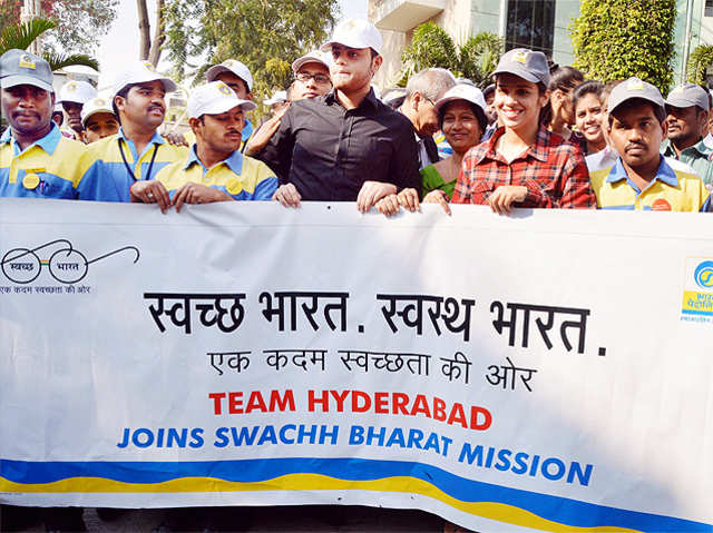 Saina Nehwal participates in Swachh Bharat campaign