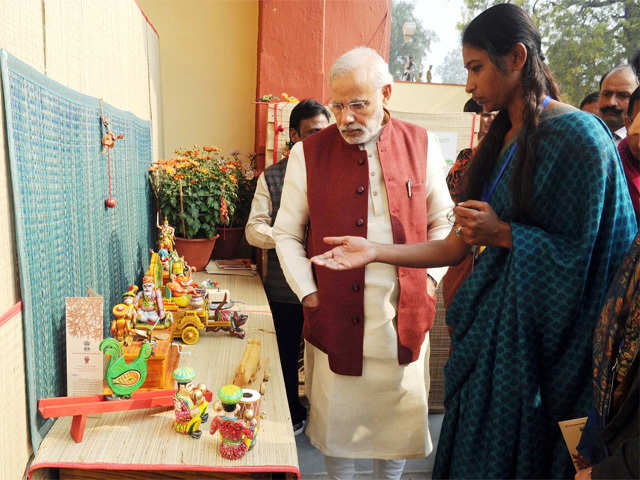 PM at the Varanasi Mahotsav Exhibition