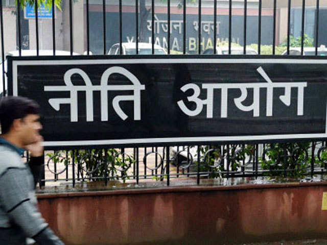 JAN 1: Niti Aayog replaces plan panel