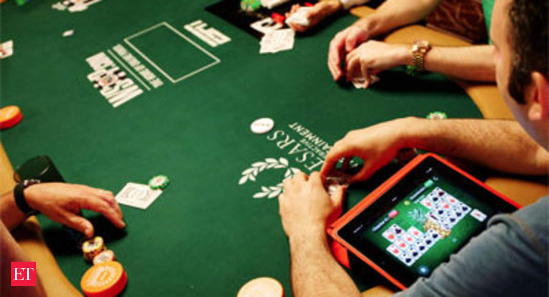 machine learning algorithms that can play poker