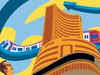 Sensex, Nifty trade in a range; Banks, IT down