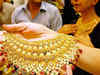 Gold prices gain: Trading strategies by experts