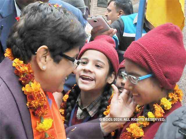 Kiran Bedi with her supporters