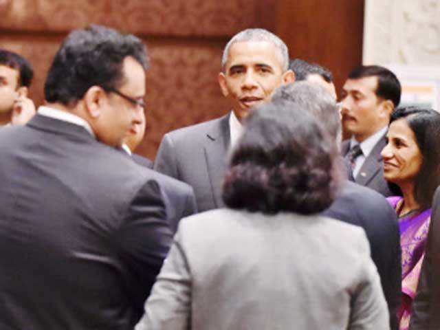 Barack Obama in discussion with business leaders