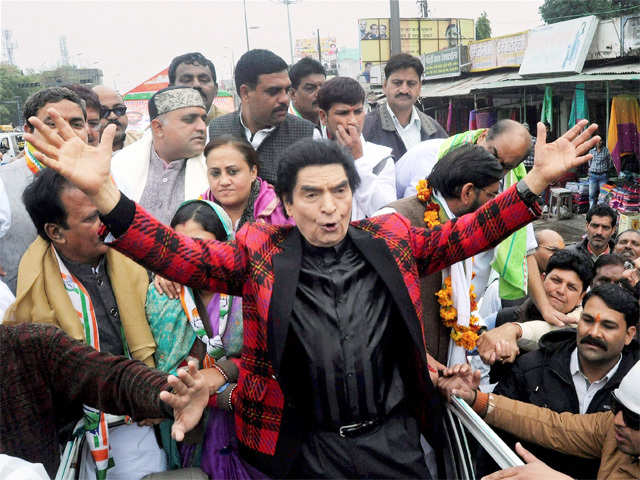 Asrani campaigning for Congress Mayoral Candidate Kailash Mishra