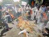 Shiv Sena activists burn effigy of Australian PM