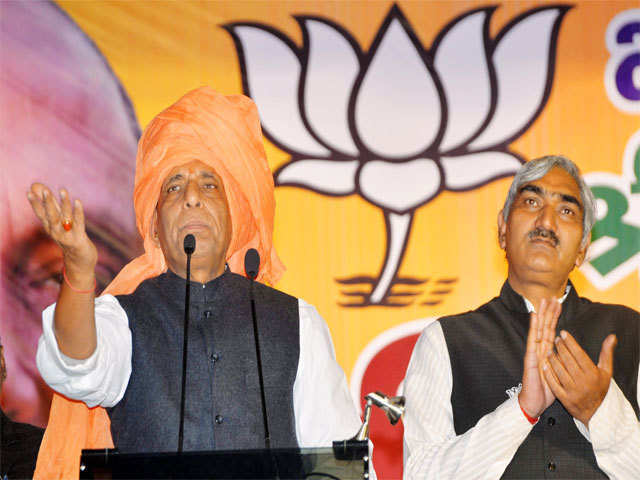 Rajnath Singh addressing an election campaign meeting