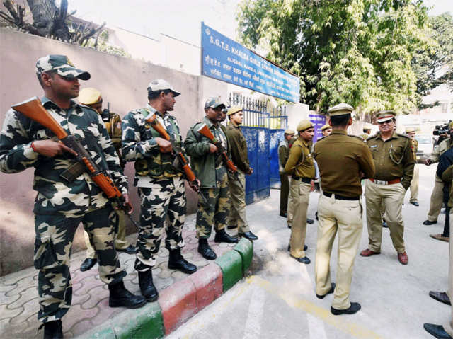 Heavy security during votin in Delhi