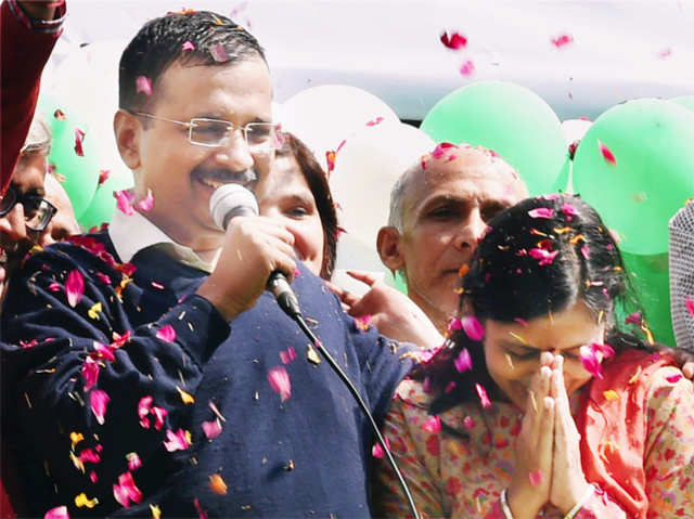 AAP convener Arvind Kejriwal congratualates supporters